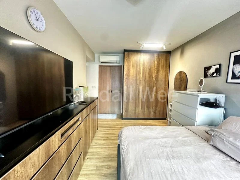 5 Room (5I) HDB for Sale in  439A Bukit Batok West Avenue 8 - Image 1