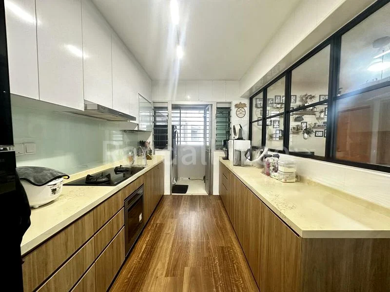 5 Room (5I) HDB for Sale in  439A Bukit Batok West Avenue 8 - Image 14