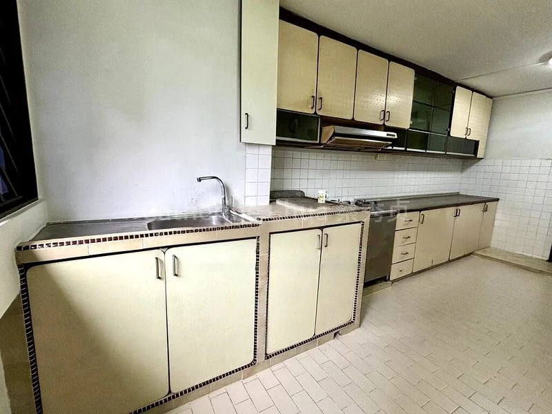 4 Room (4NG) HDB for Sale in  126 Serangoon North Avenue 1 - Image 4