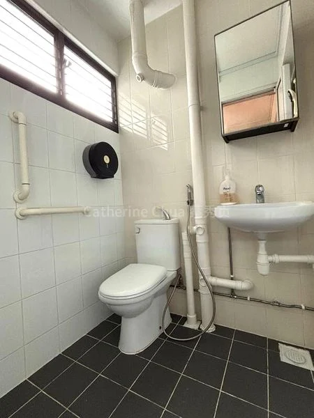4 Room (4NG) HDB for Sale in  126 Serangoon North Avenue 1 - Image 6