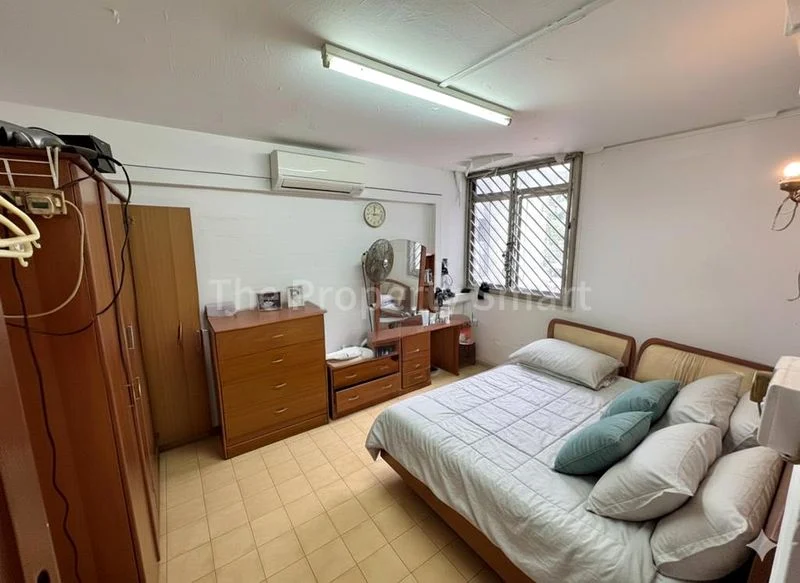 3 Room (3I) HDB for Sale in  10 Haig Road - Image 2