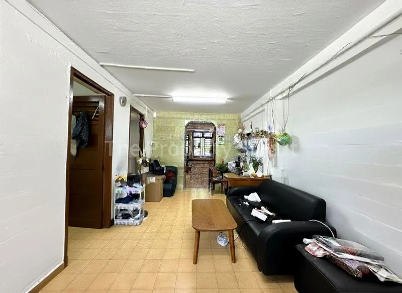 3 Room (3I) HDB for Sale in  10 Haig Road - Image 3