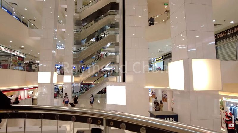Shop / Shophouse for Sale: Lucky Plaza - Image 4