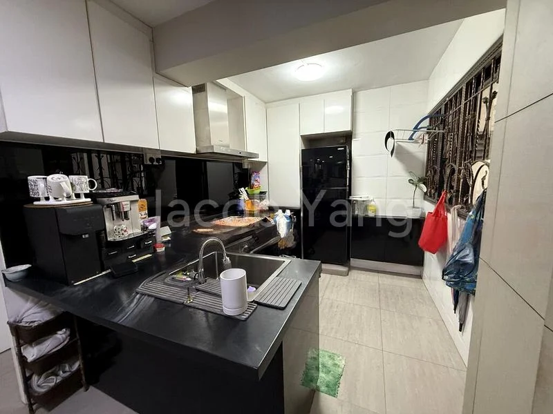 5 Room (5I) HDB for Sale in  523 Jurong West Street 52 - Image 4