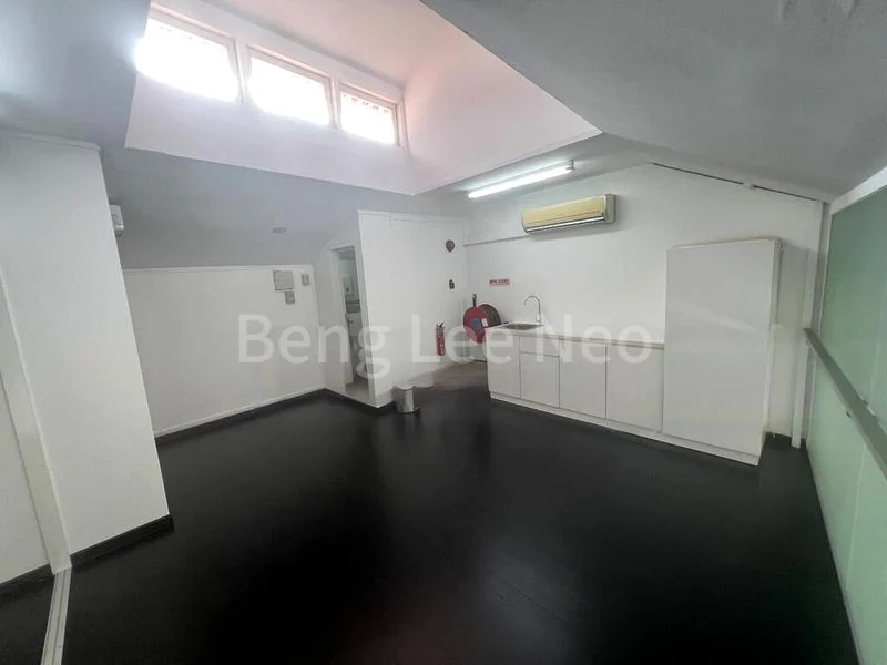 Shop / Shophouse for Rent: Tras Street, No GST, with Aircon - Image 2