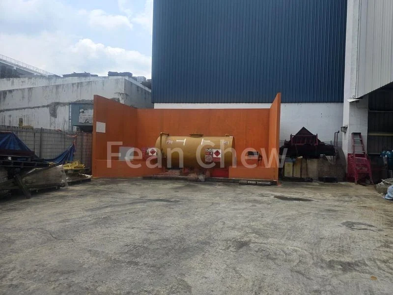 Factory / Workshop (B2) for Sale: Tuas Workshop, with Approved Dormitory, 10-ton Overhead Cranes & Open Yard. - Image 2