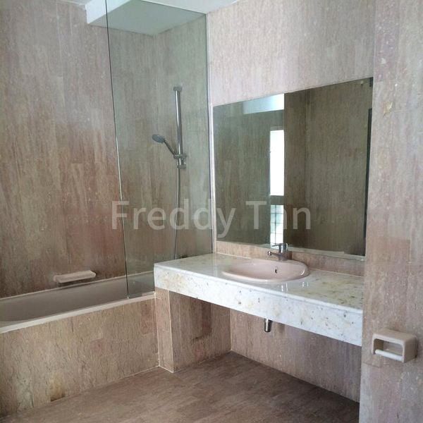 4 Bed Condo for Rent in  Rivershire - Image 4