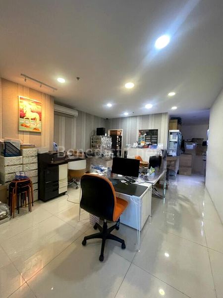 Light Industrial (B1) for Rent: Tradehub 21 - Image 2