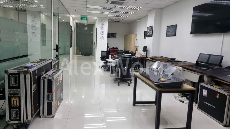 Light Industrial (B1) for Sale: E-Centre @ Redhill - Image 4