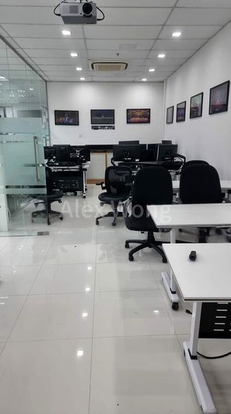 Light Industrial (B1) for Sale: E-Centre @ Redhill - Image 5