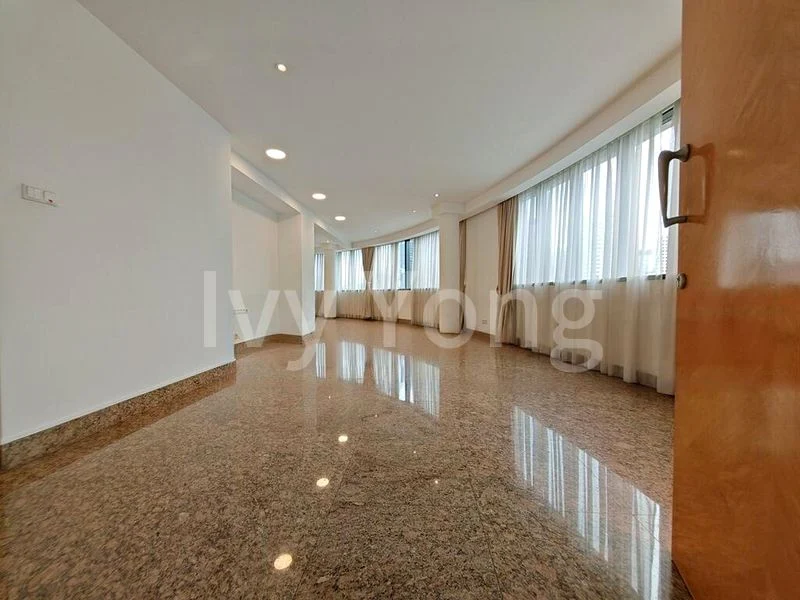 4 Bed Condo for Rent in  Grange 70 - Image 19