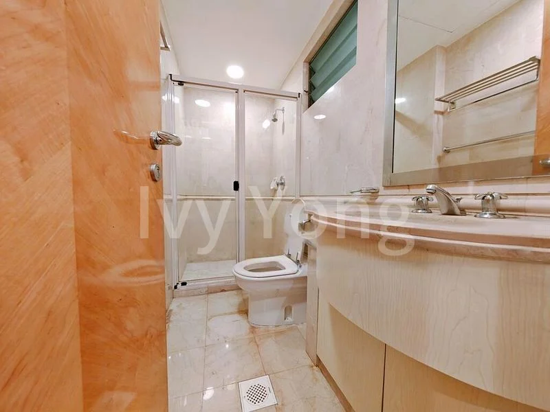 4 Bed Condo for Rent in  Grange 70 - Image 8