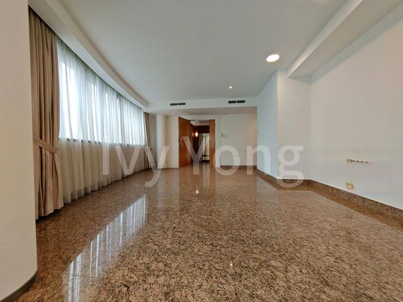 4 Bed Condo for Rent in  Grange 70 - Image 18