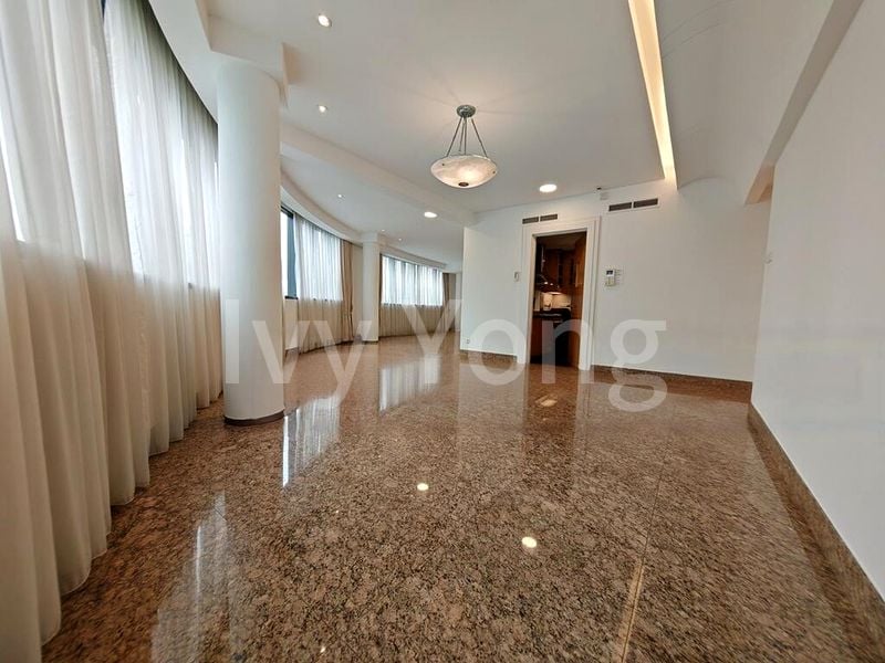 4 Bed Condo for Rent in  Grange 70 - Image 2