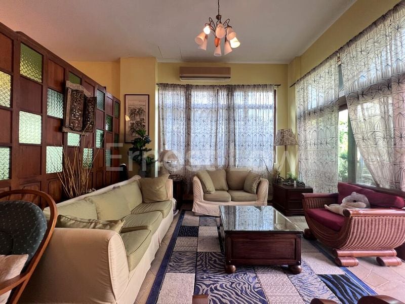 7 Bed Semi-Detached House (Landed) for Sale in Golden Palms - Image 7