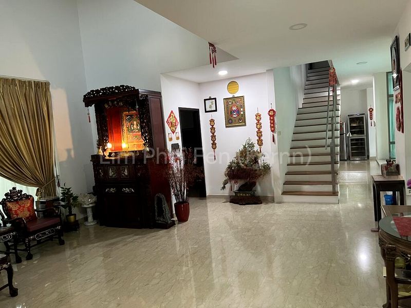 7 Bed Bungalow (Landed) for Sale in  Sennett Lane - Image 2