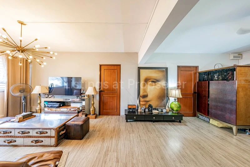 3 Room (3STD) HDB for Sale in 637 Veerasamy Road - Image 2