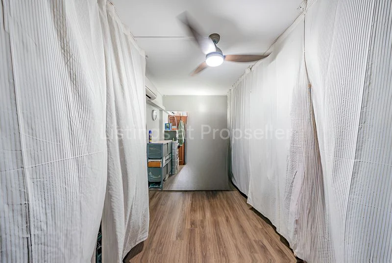 3 Room (3STD) HDB for Sale in 637 Veerasamy Road - Image 8