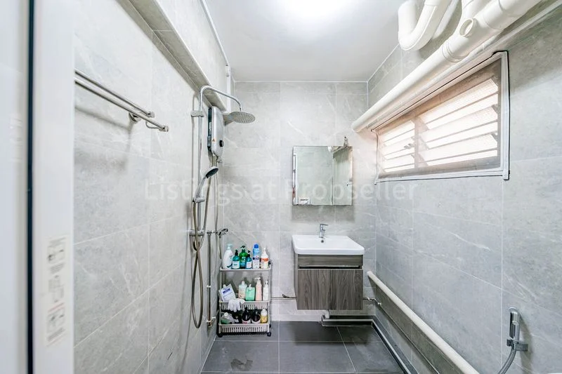 3 Room (3STD) HDB for Sale in 637 Veerasamy Road - Image 9