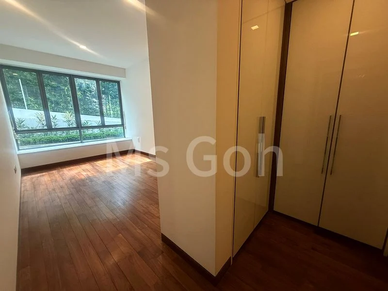 4 Bed Condo for Rent in  Sage - Image 8