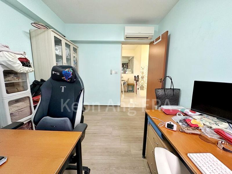 5 Room (5I) HDB for Sale in  443C Bukit Batok West Avenue 8 - Image 2