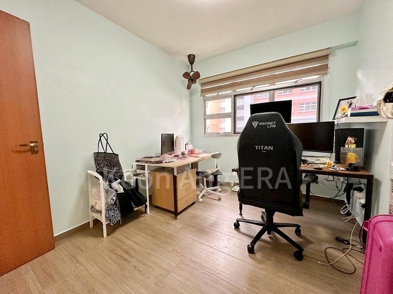 5 Room (5I) HDB for Sale in  443C Bukit Batok West Avenue 8 - Image 10