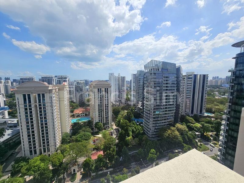 4 Bed Condo for Rent in  The Colonnade - Image 6