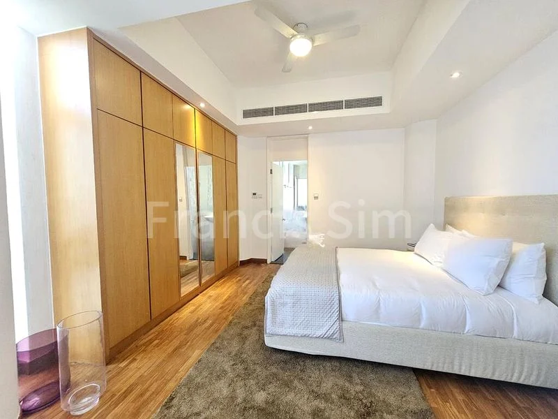 4 Bed Condo for Rent in  The Colonnade - Image 11