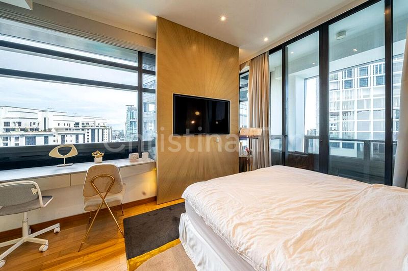 4 Bed Condo for Sale in  Nouvel 18 - Image 8