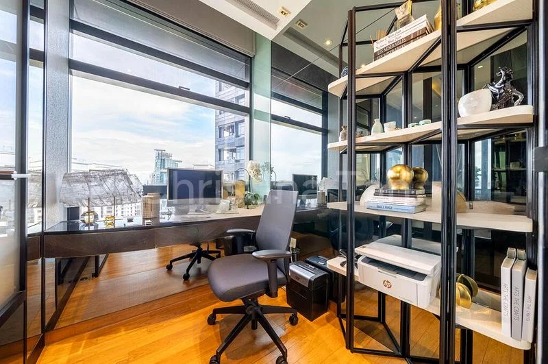 4 Bed Condo for Sale in  Nouvel 18 - Image 5