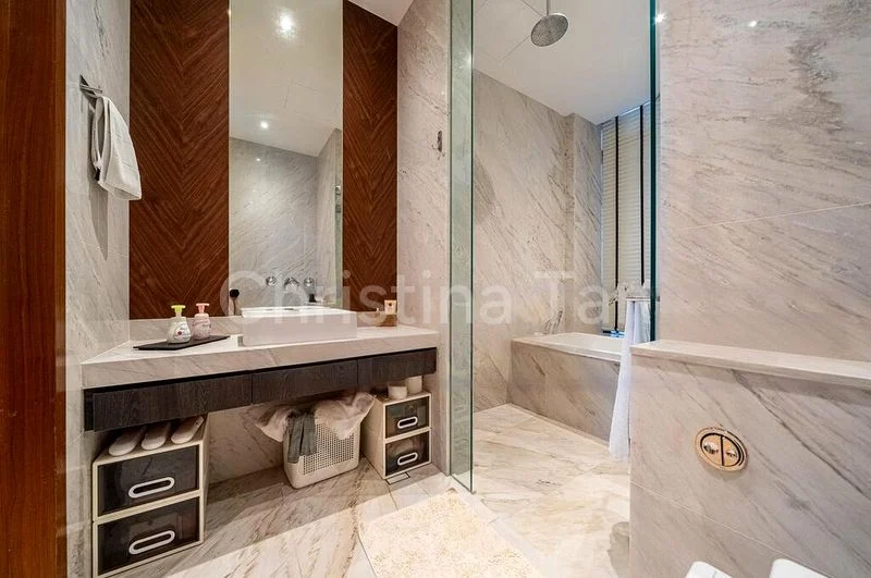 4 Bed Condo for Sale in  Nouvel 18 - Image 2