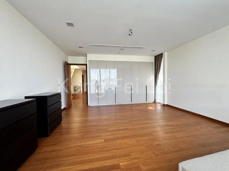 6 Bed Bungalow (Landed) for Sale in  Toh Estate - Image 1