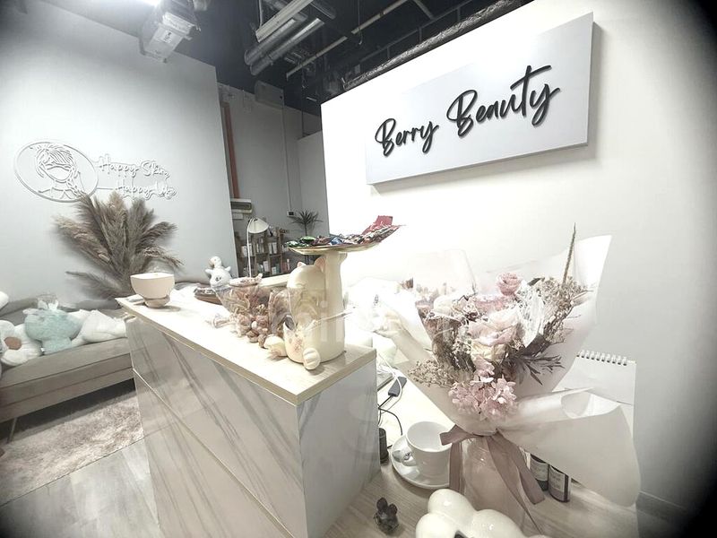 Office for Rent: Northern Region Beauty & Wellness Unit for Lease - Image 5