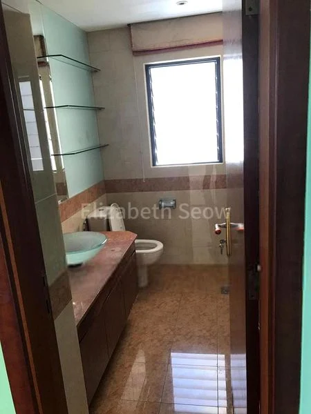 4 Bed Condo for Rent in  Kim Lin Park - Image 9