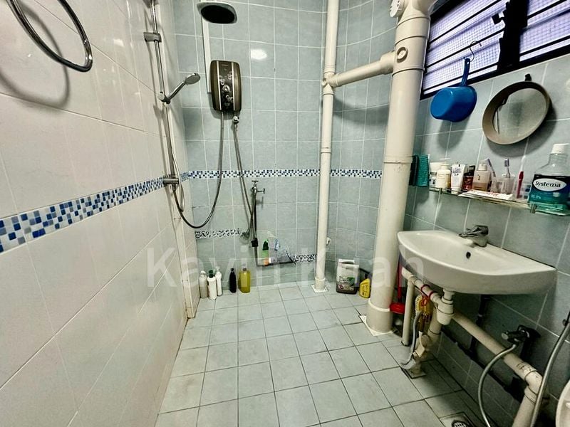 5 Room (5A) HDB for Sale in  306 Hougang Avenue 5 - Image 4