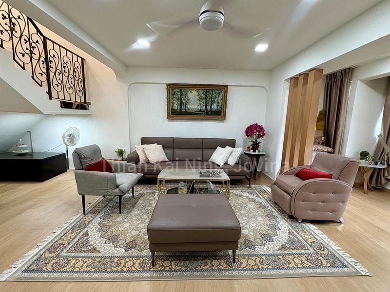 Maisonette HDB for Sale in  147 Tampines Avenue 5 - Image 2