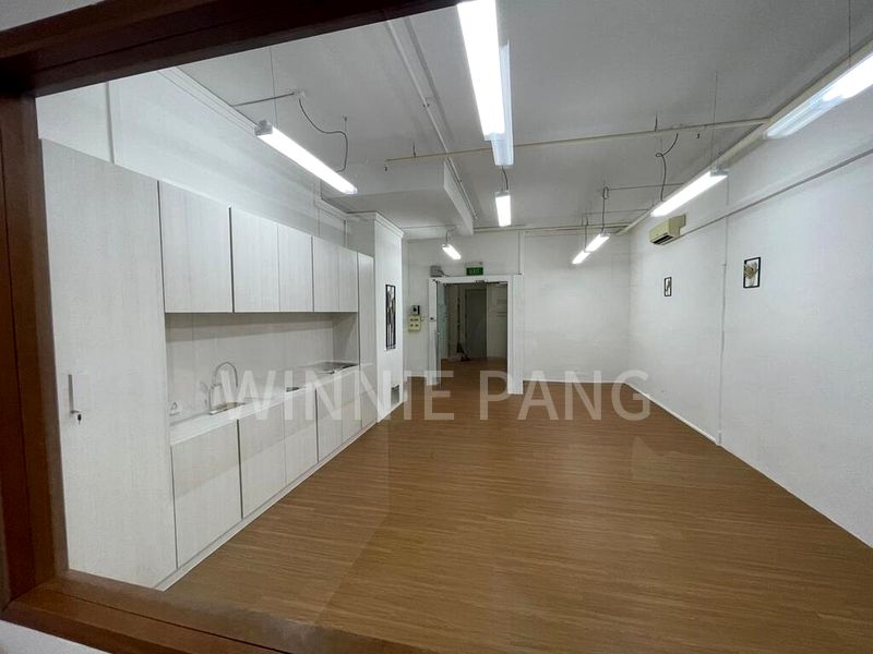 Light Industrial (B1) for Rent: Tradehub 21 - Image 4