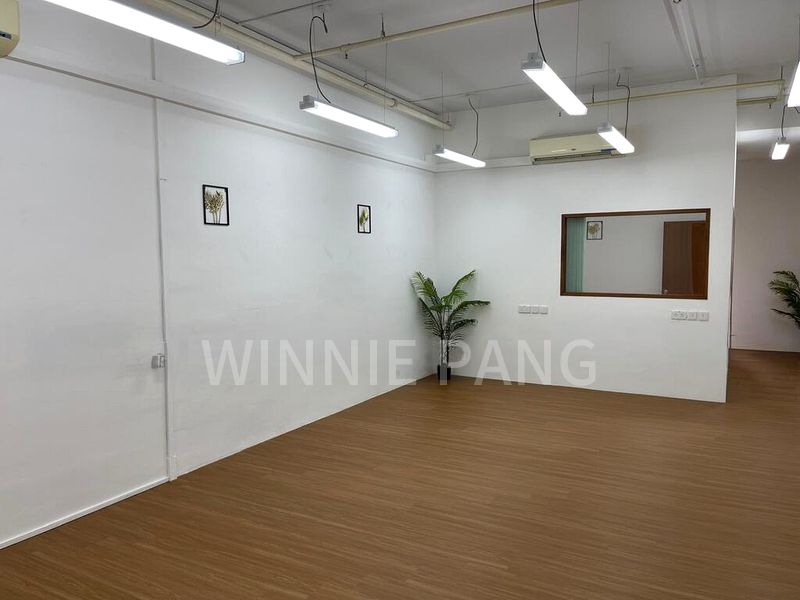 Light Industrial (B1) for Rent: Tradehub 21 - Image 8