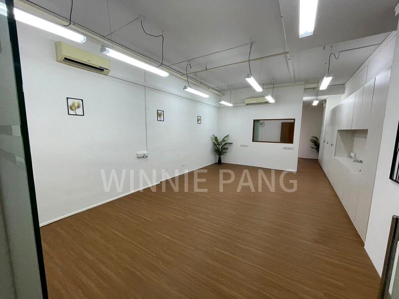 Light Industrial (B1) for Rent: Tradehub 21 - Image 9