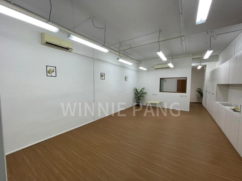 Light Industrial (B1) for Rent: Tradehub 21 - Image 11