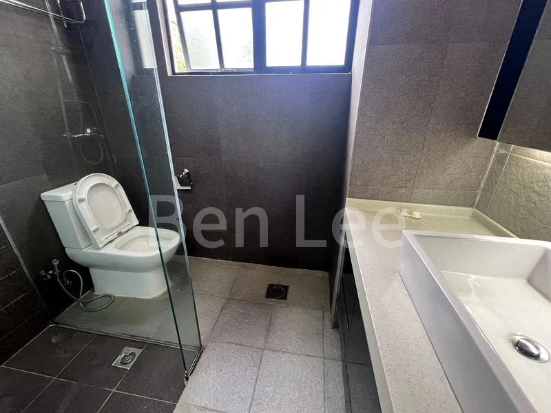 4+1 Bed Terraced House (Landed) for Rent in Rosedale - Image 32