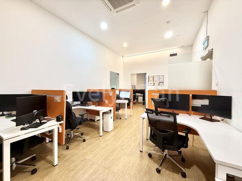 Light Industrial (B1) for Sale: UB One, 1,200 Sq Ft Unit on 1,000 Sq Ft Yard, 1,000 Sq Ft Mezzanine, on Bridge Road, Hayes - Image 4