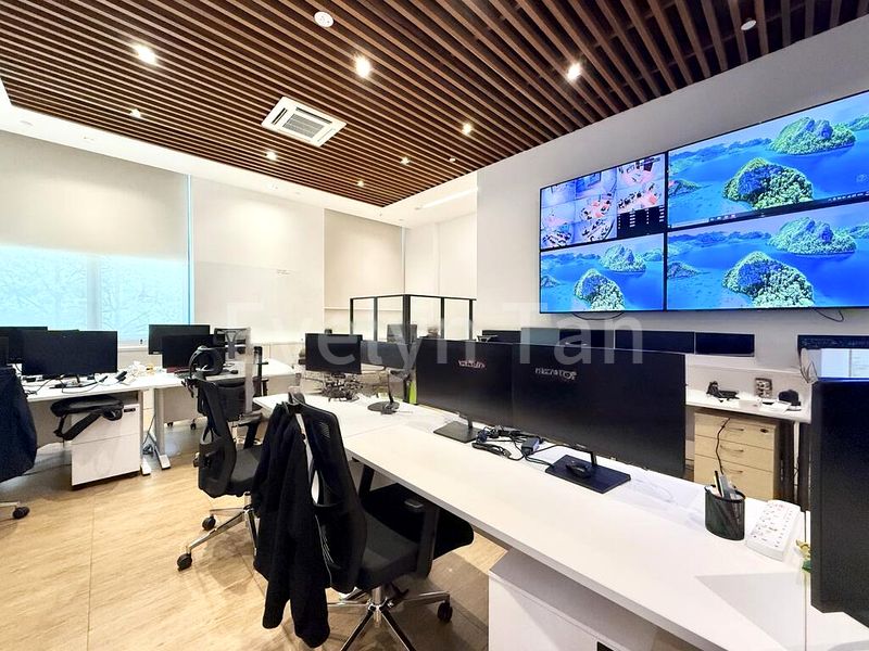 Light Industrial (B1) for Sale: UB One, 1,200 Sq Ft Unit on 1,000 Sq Ft Yard, 1,000 Sq Ft Mezzanine, on Bridge Road, Hayes - Image 5