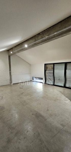 2 Bed Walk-up Apartment (Condo) for Rent in  Race Course Road - Image 4