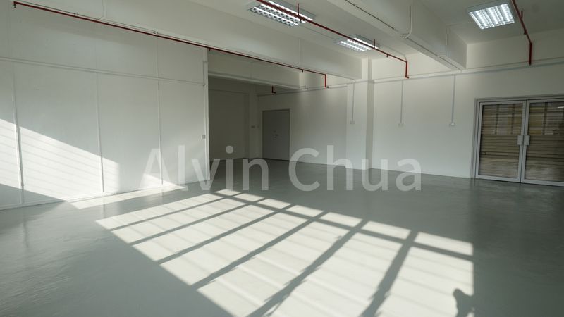 Light Industrial (B1) for Sale in Gold Pine Industrial Building - Image 6