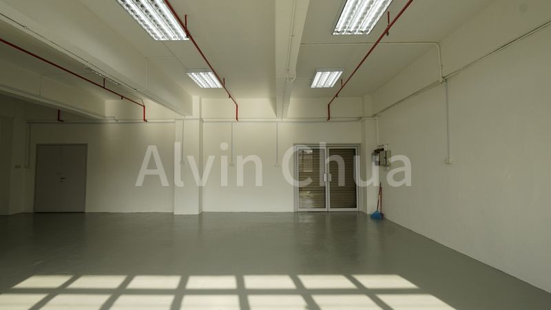 Light Industrial (B1) for Sale in Gold Pine Industrial Building - Image 7