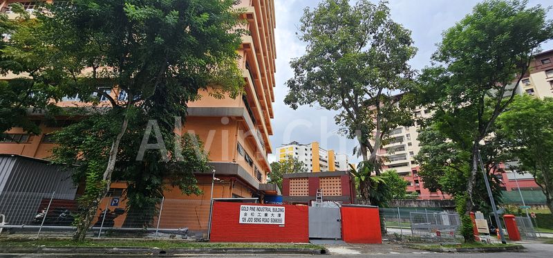 Light Industrial (B1) for Sale in Gold Pine Industrial Building - Image 10