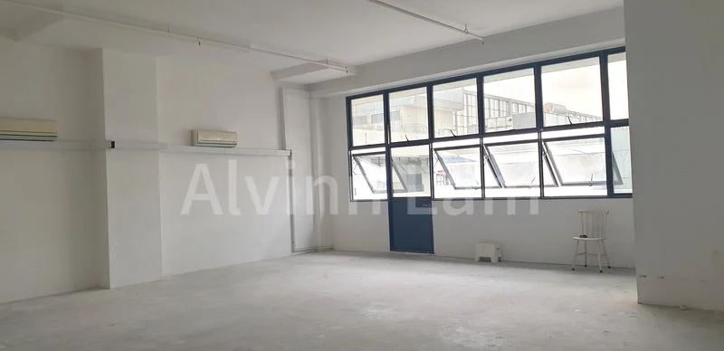 Light Industrial (B1) for Rent in  Midview City - Image 5