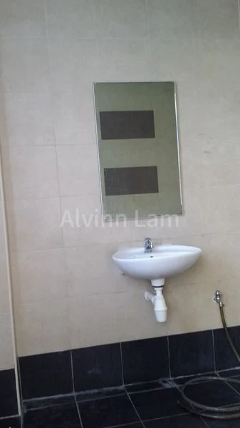 Light Industrial (B1) for Rent in  Midview City - Image 9