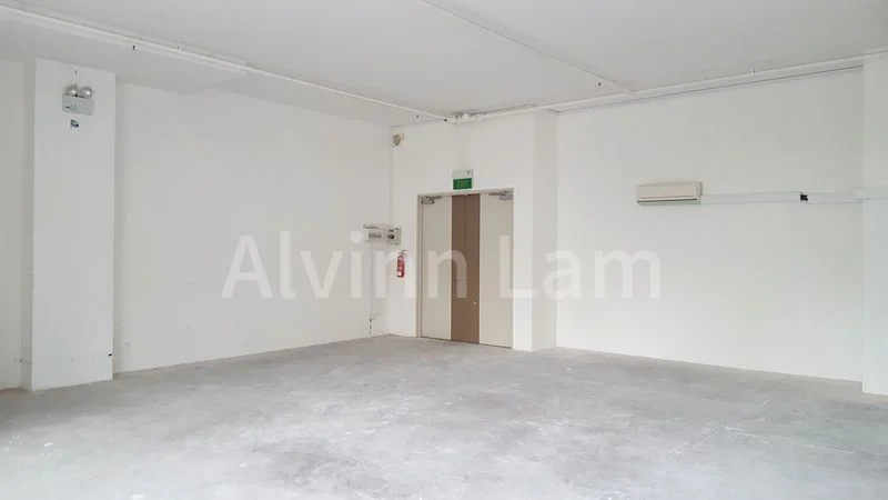 Light Industrial (B1) for Rent in  Midview City - Image 2